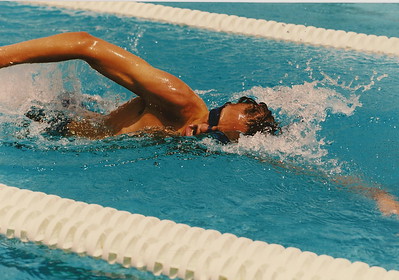 "waterrat" in de betekenis van iemand die dol is op zwemmen is in het Engels NIET *water rat*